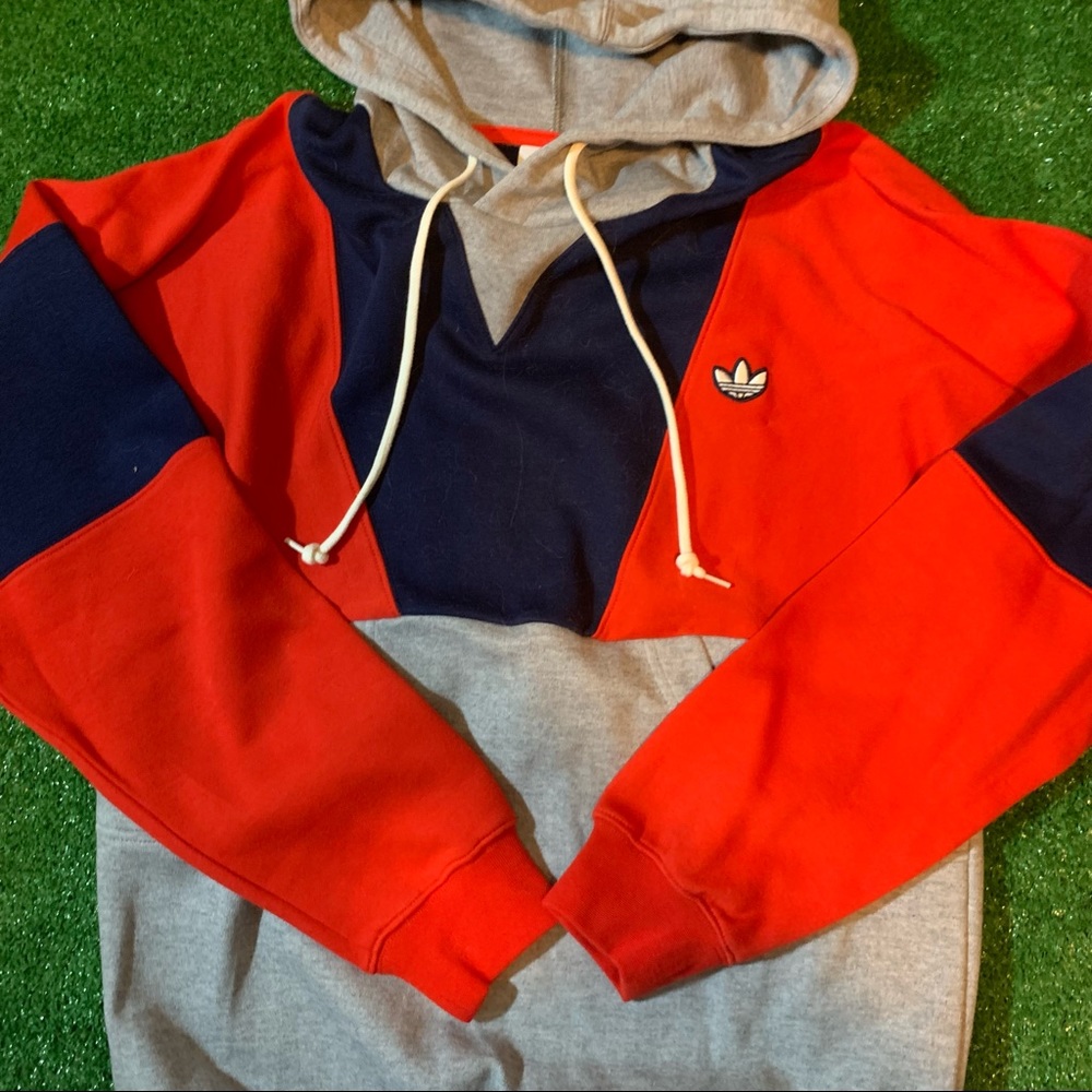 Adidas Graphic Hoodie NWT - Picture 2 of 3